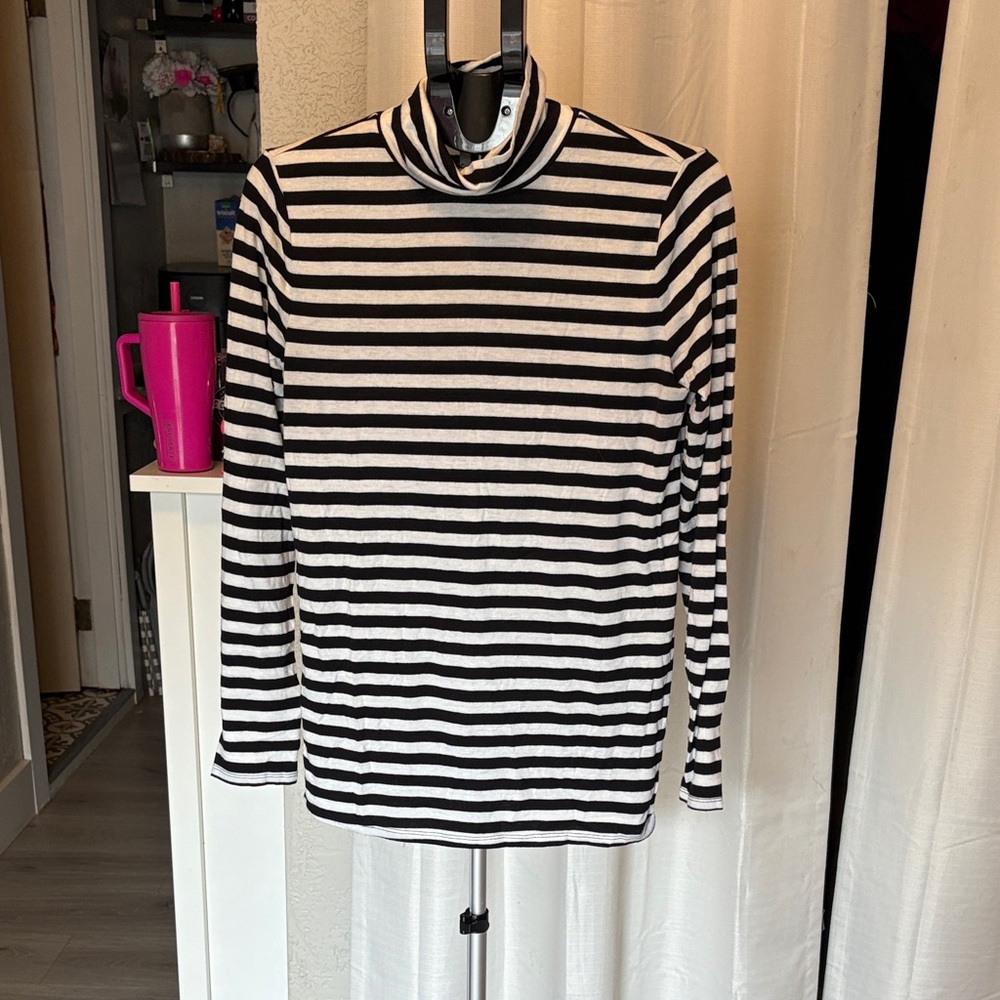 Lou & Grey Monochrome Striped Knit Top